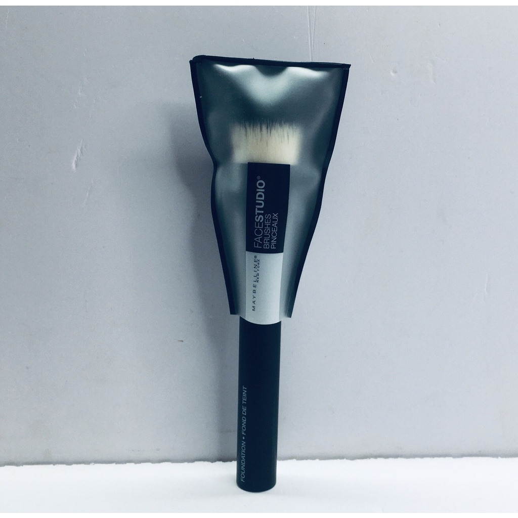 Cọ đánh nền trang điểm Maybelline Facestudio Foundation Brush-Hàng USA