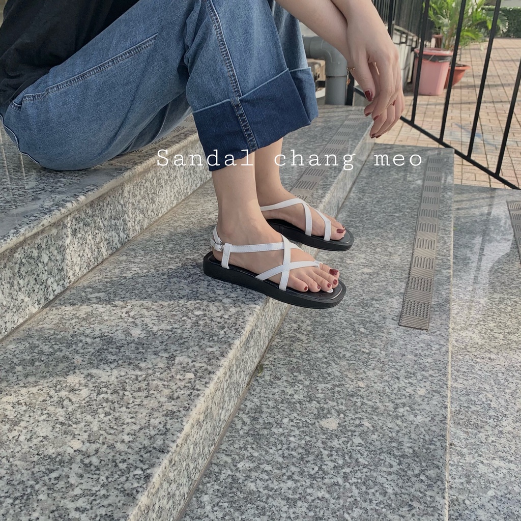 Sandal bánh mì xỏ dây chéo