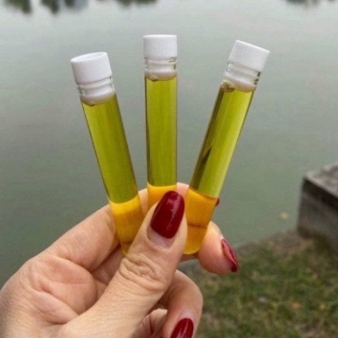 Serum Nhụy Hoa Nghệ Tây giúp se khít lỗ chân lông, căng bóng và trắng da hiệu quả