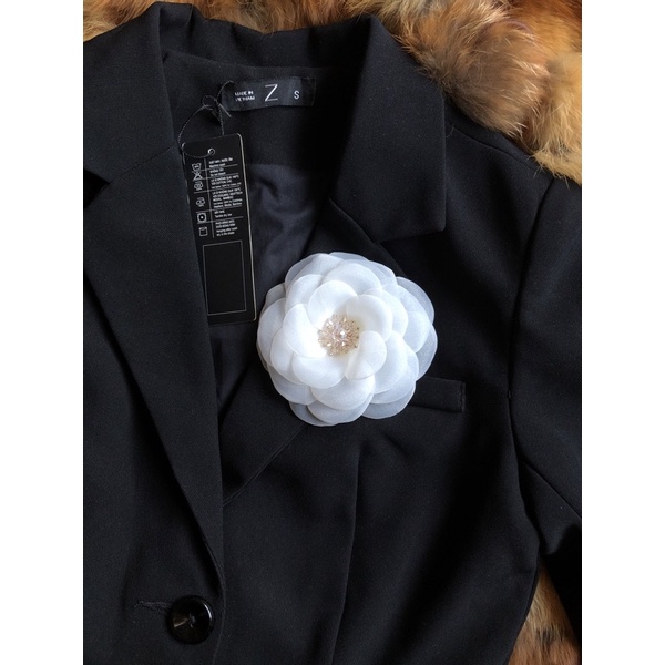 Hoa cài áo váy - Hoa trà cài áo kèm hộp đựng