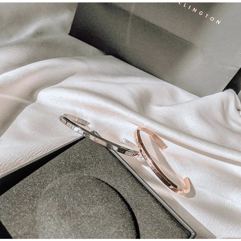 Lắc tay Titan màu Vàng Gold không gỉ dành cho nam và nữ