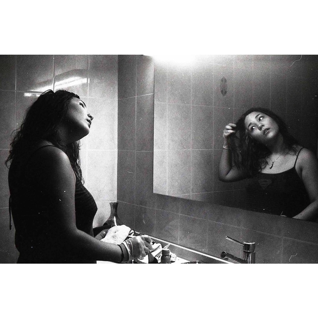 Phim Lomography Lady Grey ISO 400, Đen Trắng B&W, 135/35mm x 36 Kiểu, In Date Cho Máy Chụp Ảnh Film - LIIQ Flash