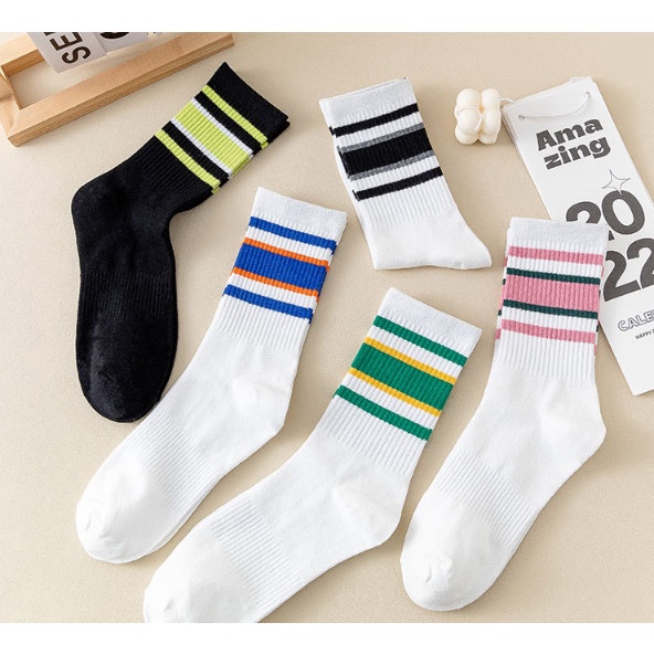 Vớ Tất cổ cao nam nữ nhiều màu phong cách trẻ trung và năng động.