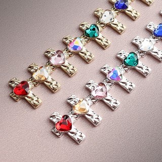 Charm chữ thập gắn đá tim trang trí móng