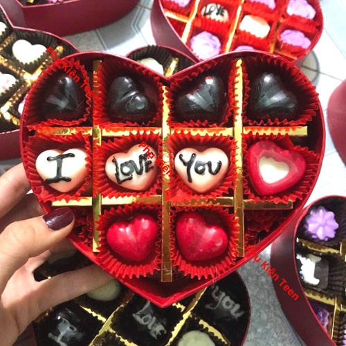 Socola valentine hộp trái tim 10 viên thơm ngon ít ngọt siêu ý nghĩa tặng người yêu kèm thiệp và túi