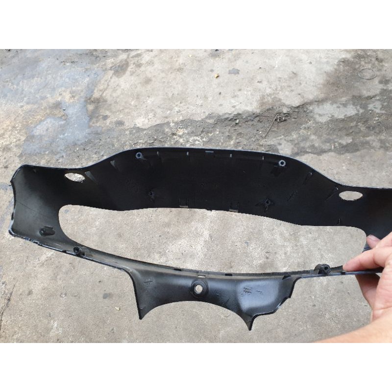 Nắp trước tay lái SYM Magic100 màu đen