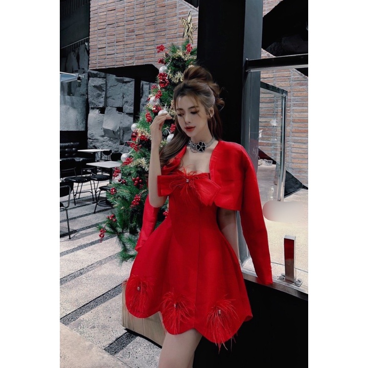 Set tafta lông về lại. Có 1 màu. KÈm hình chụp thật 100%. Size dưới 54kg vừa. ĐƠn giản mà đẹp nha mấy chế