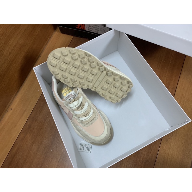 Giày thể thao độn đế 5cm gia 550k=>420k