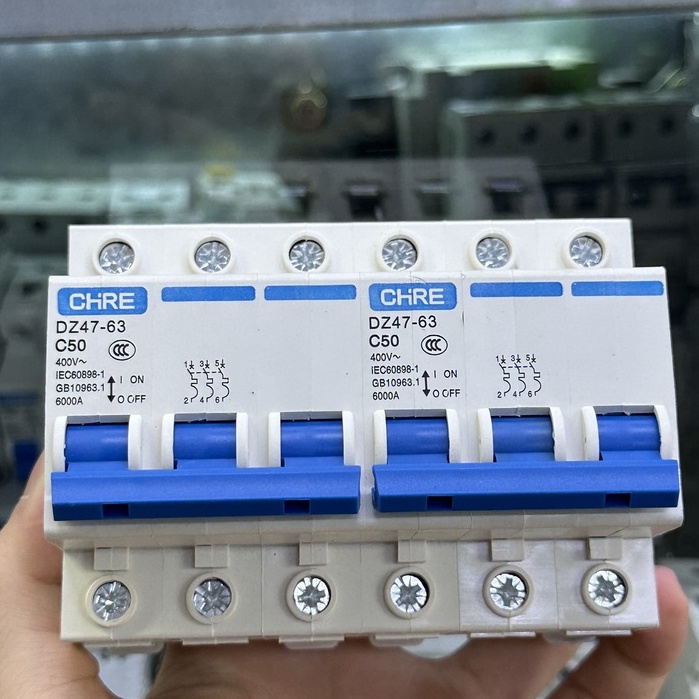 Át CB MCCB Đảo Chiều 1 Pha 3 Pha 32A 40A 50A 63A Hiệu CHRE DZ47-63 DZ4763