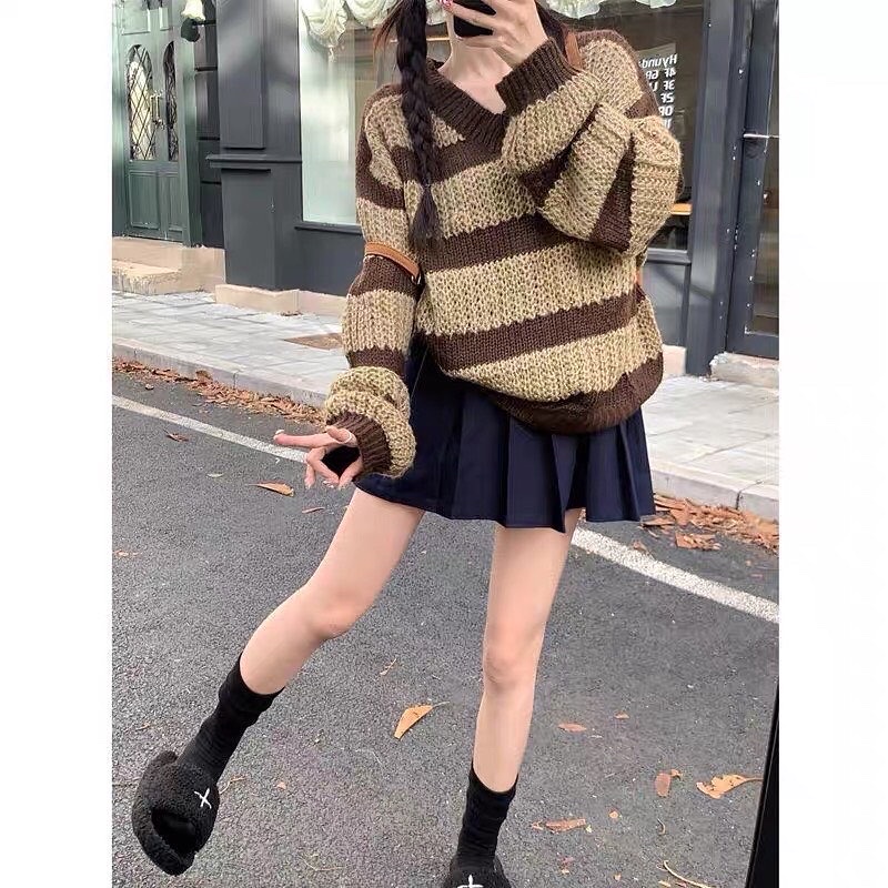 CÓ SẴN ( Cam Kết Loại 1 + Ảnh Thật ) Áo Len Sweater Dệt Kim Cổ Chữ V Sọc Ngang Nâu Kem Xen Kẽ Tay Dài Form Rộng Vintage
