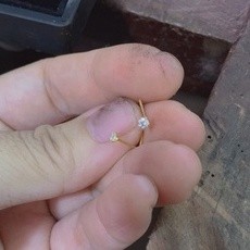 khuyên mũi cao cấp v18k kim cương moissanite