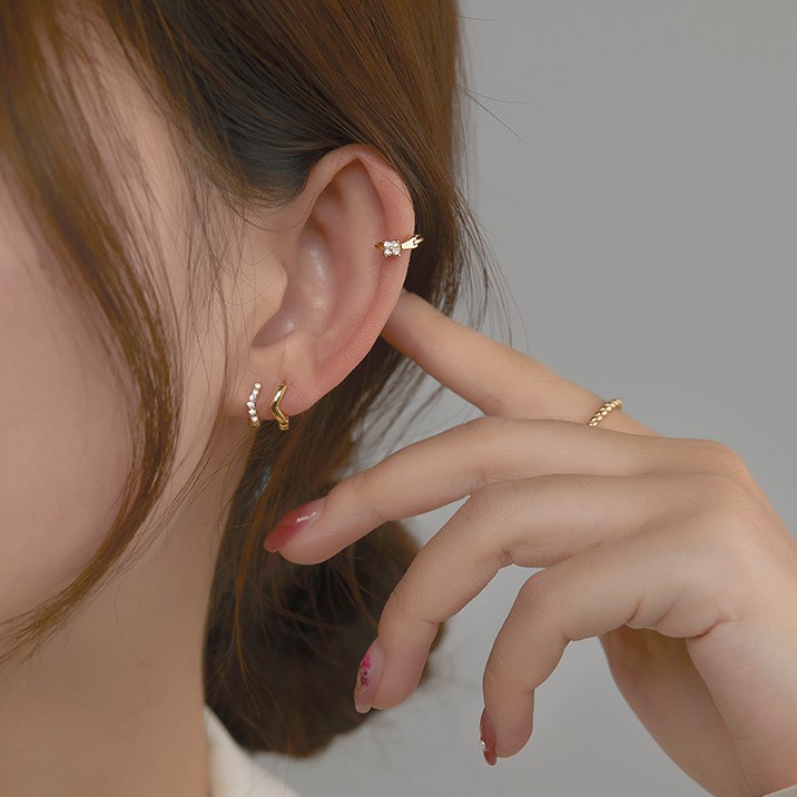 Khuyên Tai Đính Kim Cương Màu Vàng Thời Trang Hàn Quốc Chất Lượng Cao