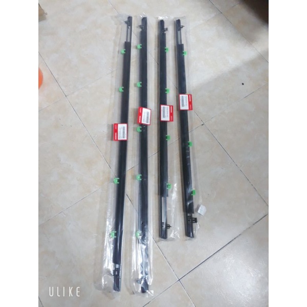 Nẹp chân kính honda crv 2007-2017, có mạ crom màu trắng