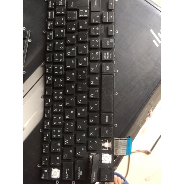 Thay xương và nút bàn phím laptop dell 3593