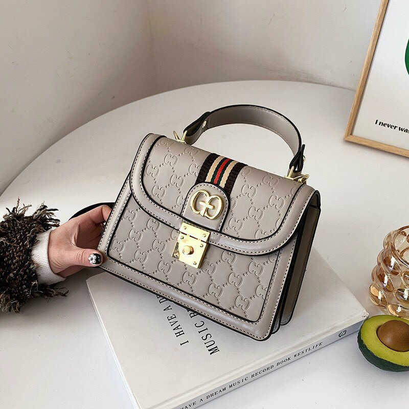 Túi xách nữ đeo chéo dây sọc 3 màu logo Hot Trend 2023