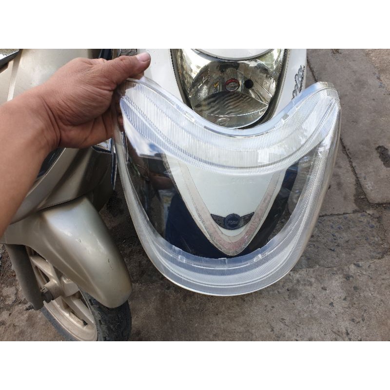 Kính đèn pha SYM Atila Victoria