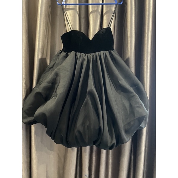 Váy thiết kế size M newtag , thanh lý