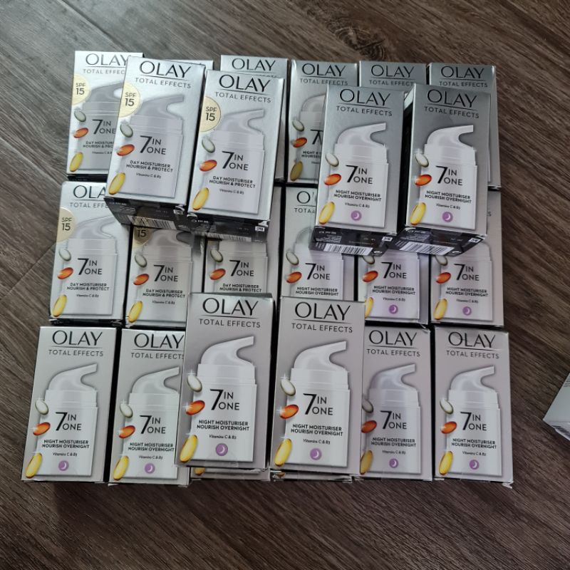 Kem dưỡng Olay UK 7 In One Firming Moisturiser 50ml giúp chống lão hoá,  mờ thâm nám ngày và đêm