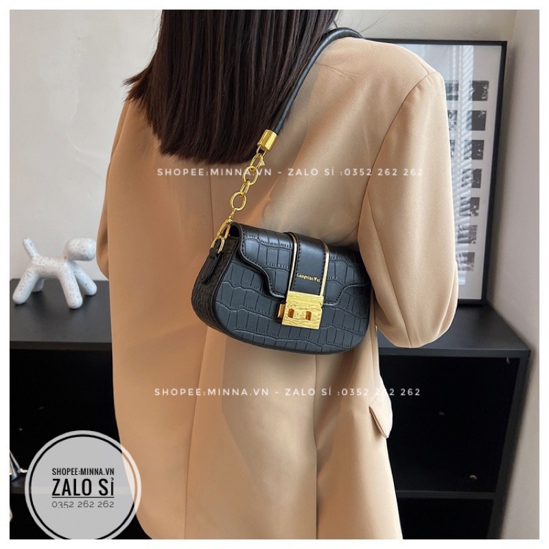 Túi đeo chéo dây kẹp nách tròn Loại 1 viền cong phối dải vàng hàng lót nhung có kéo khoá miệng