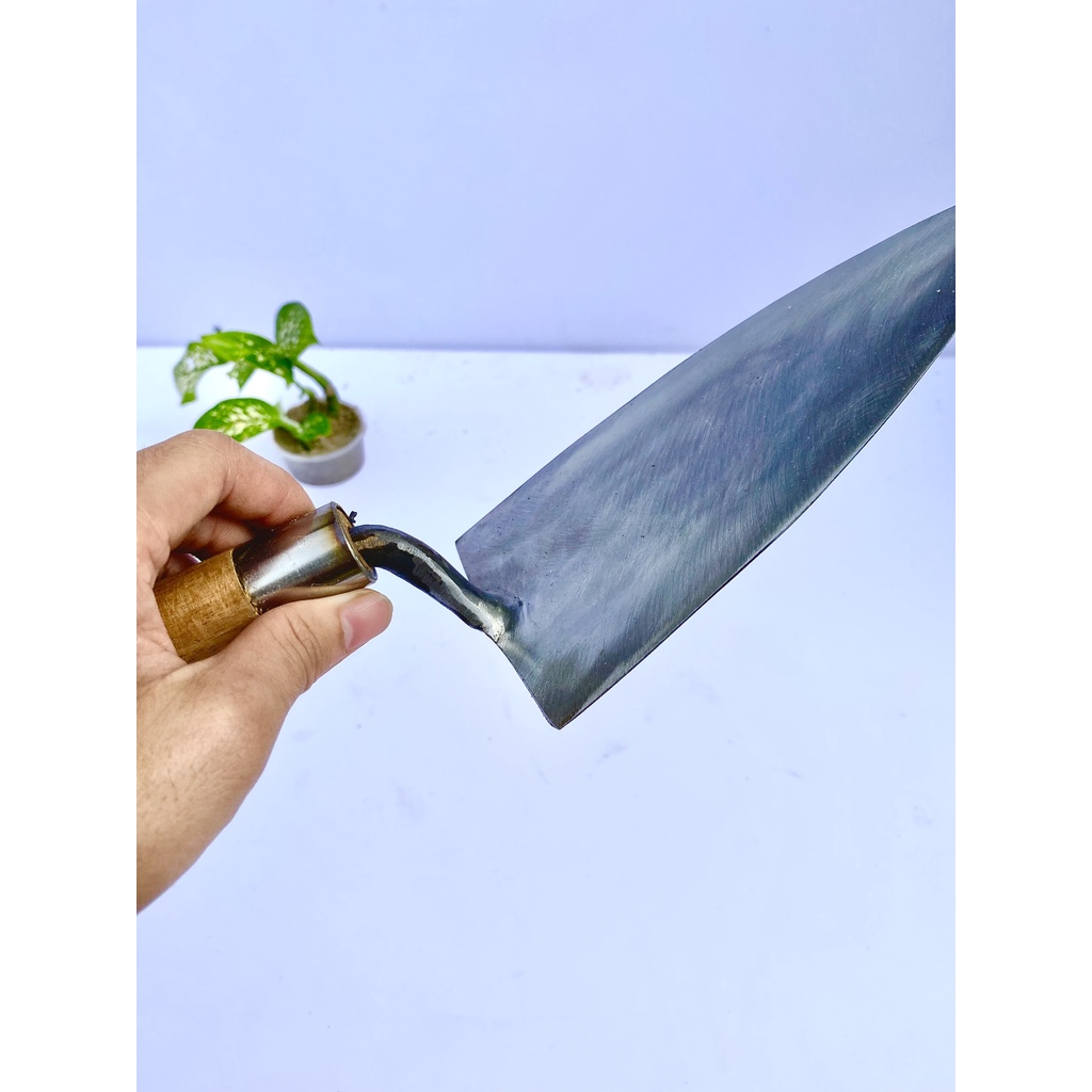 Bay Huế xây tô được rèn thủ công bằng thép nguyên chiếc bay chiếc lá