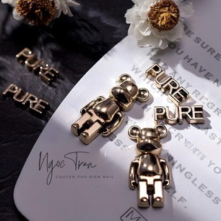 Charm gấu bearbrick vàng đồng & chữ pure | cổ điển trang trí móng tay