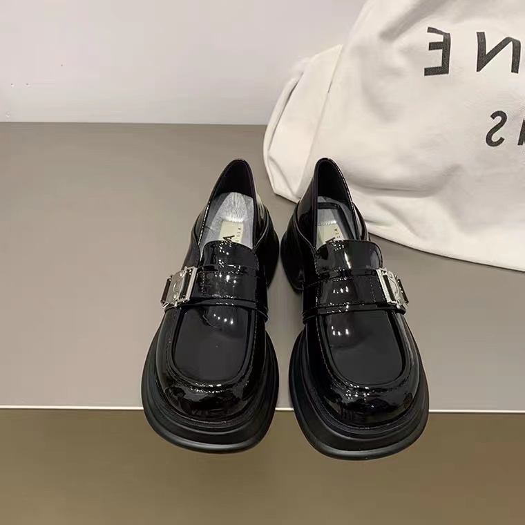 Giày Lười Da Đế Dày Mũi Tròn Phối Khóa Kim Loại Phong Cách Retro Cho Nữ