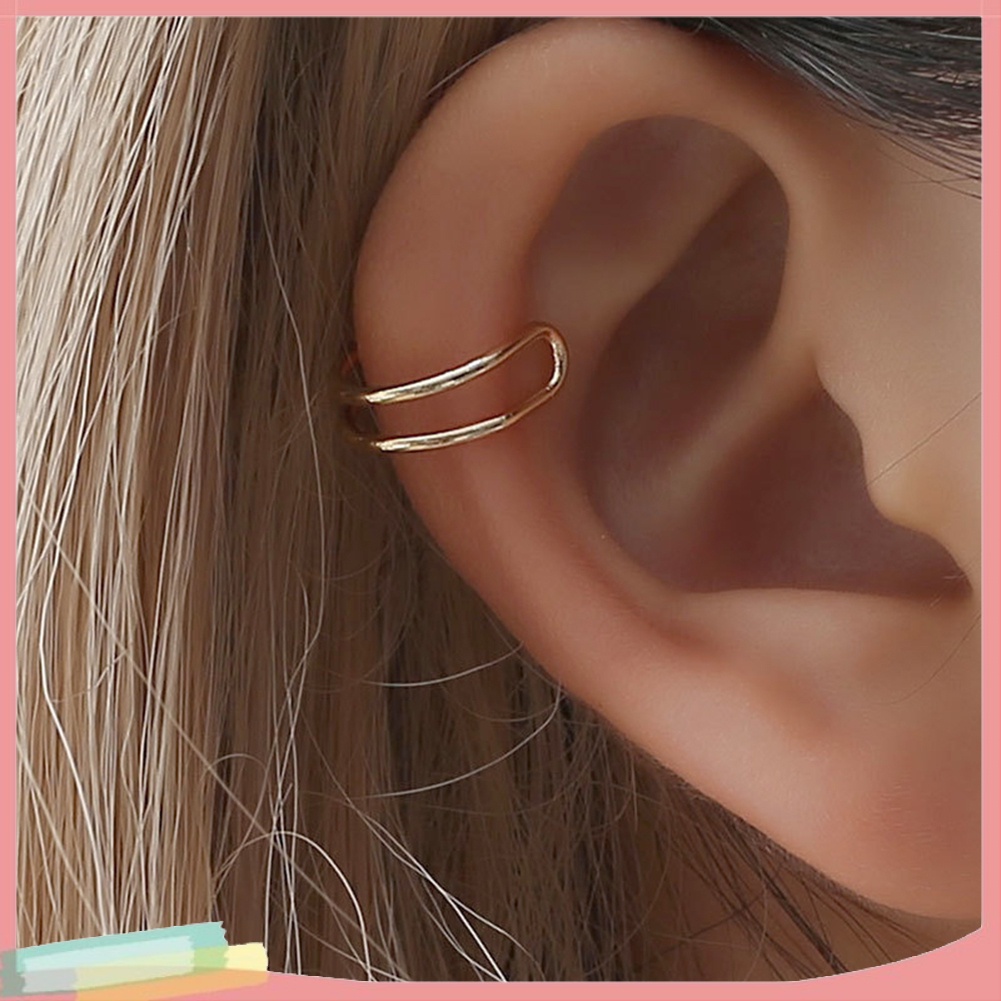 Khuyên tai kiểu dáng cá tính dành cho nữ