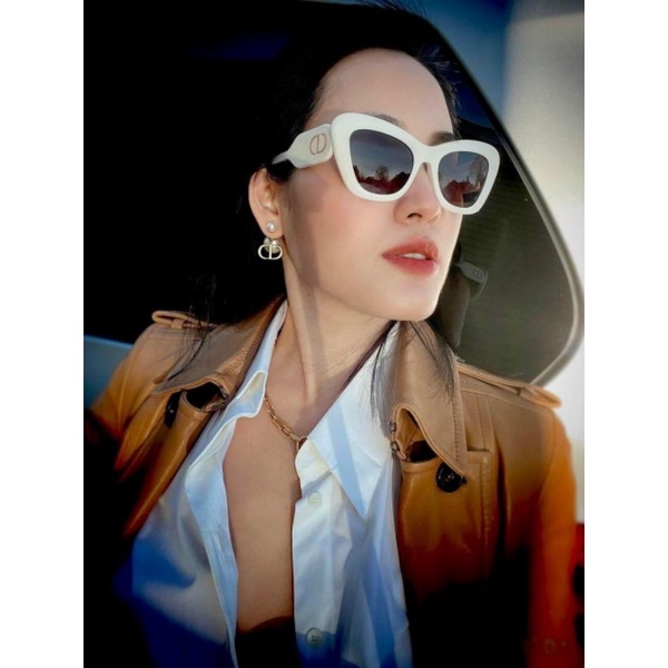 Kính Hiệu Vuông Chữ CD Mèo Dio