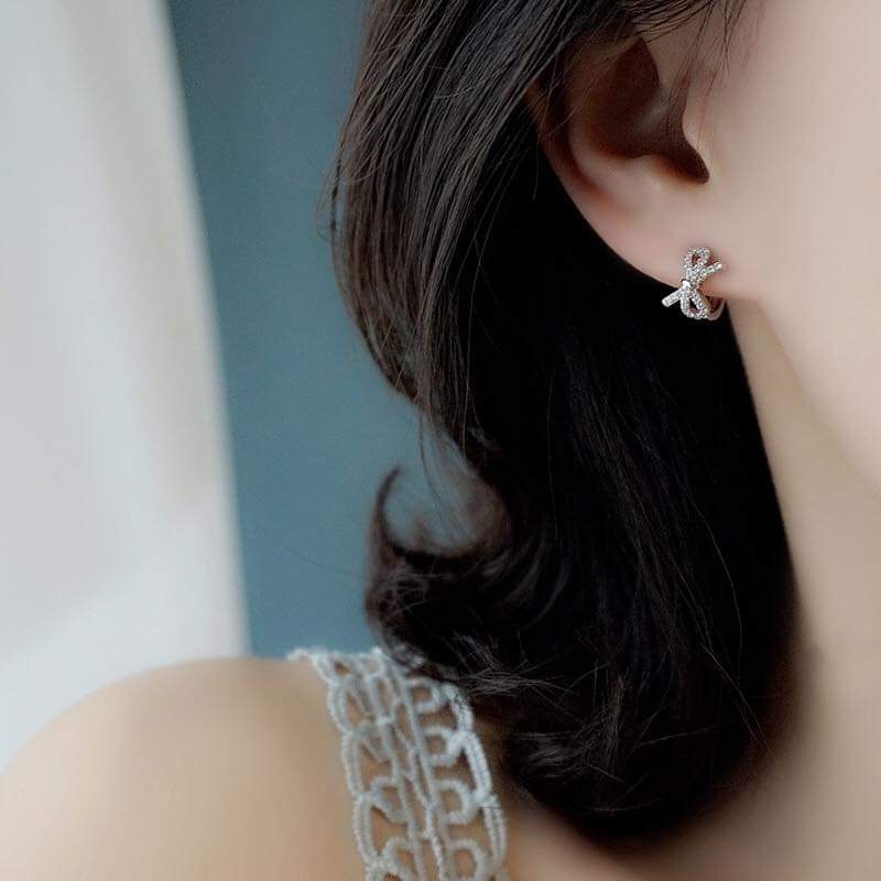 Bông tai bạc bông tai tròn bấm mặt nơ nạm đá trắng xinh Van Jewelry
