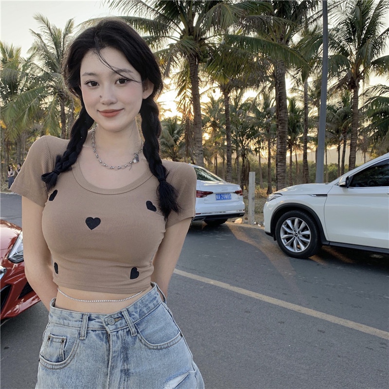 Áo Thun Tay Ngắn In Hình Trái Tim Thiết Kế Mới Năng Động Thời Trang