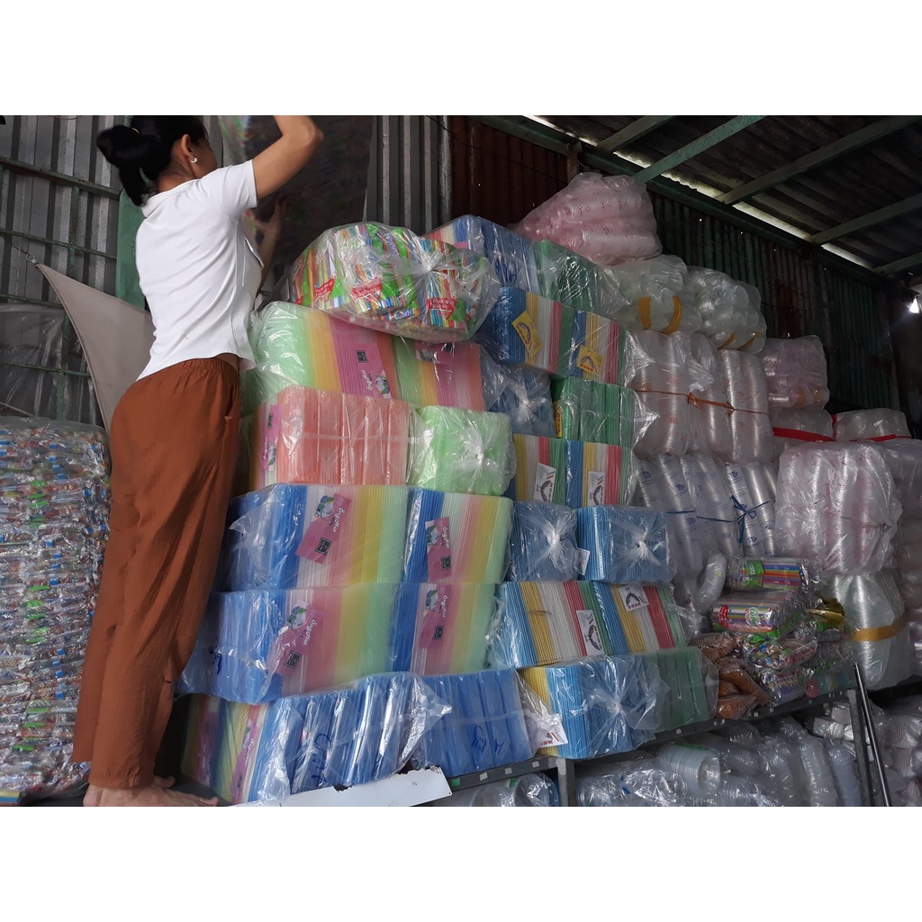 Ống hút trà sữa trân châu loại giá rẻ kiểu sọc màu cung cấp sỉ lẻ đồ nhựa dùng 1 lần ly nhựa cho khu vực miền Tây