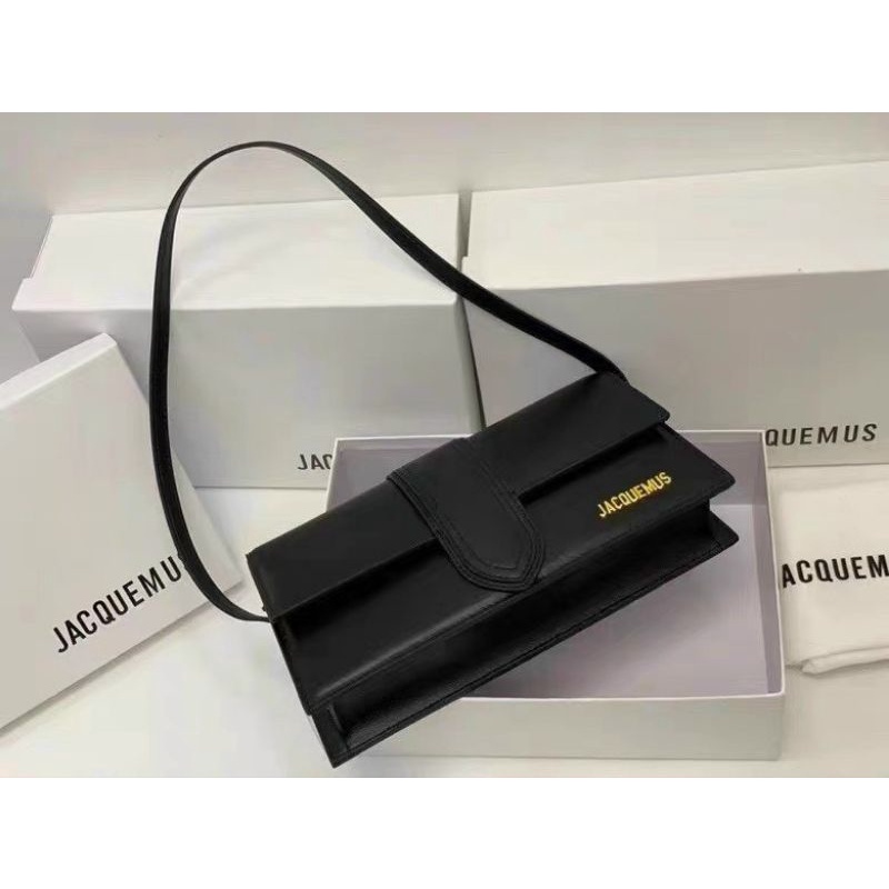 𝗧𝘂́𝗶 𝗫𝗮́𝗰𝗵 𝗧𝗮𝘆 Jacquemus 👜 1990 Studio bag