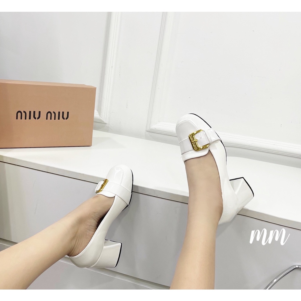Giày sandal gót vuông đen trắng da mềm fullbox tiểu thư