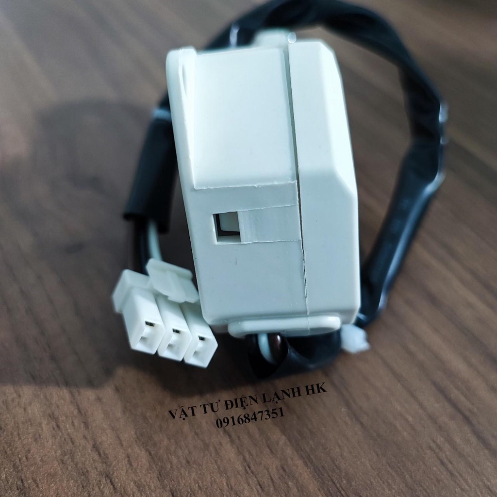 Công tắc khóa cửa máy giặt TOSHIBA DLS-13A-4E 3 chân D980 cửa ngang mg tô lồng đứng inverter ba dây