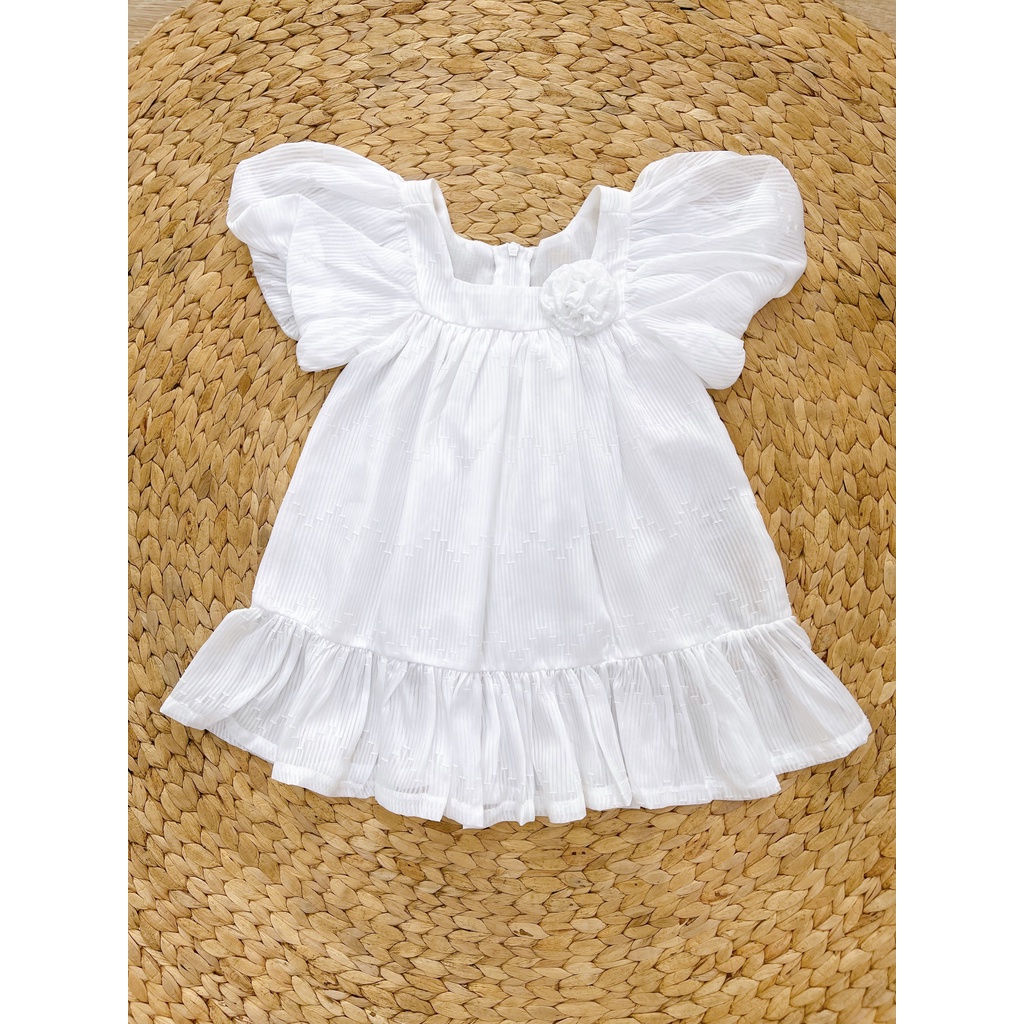 Váy Đầm Bé Gái Babydoll Màu Trắng Voan Hoa Cài Cổ Vuông - M174, M175, M176