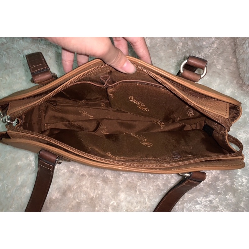 Túi đeo vai hiệu