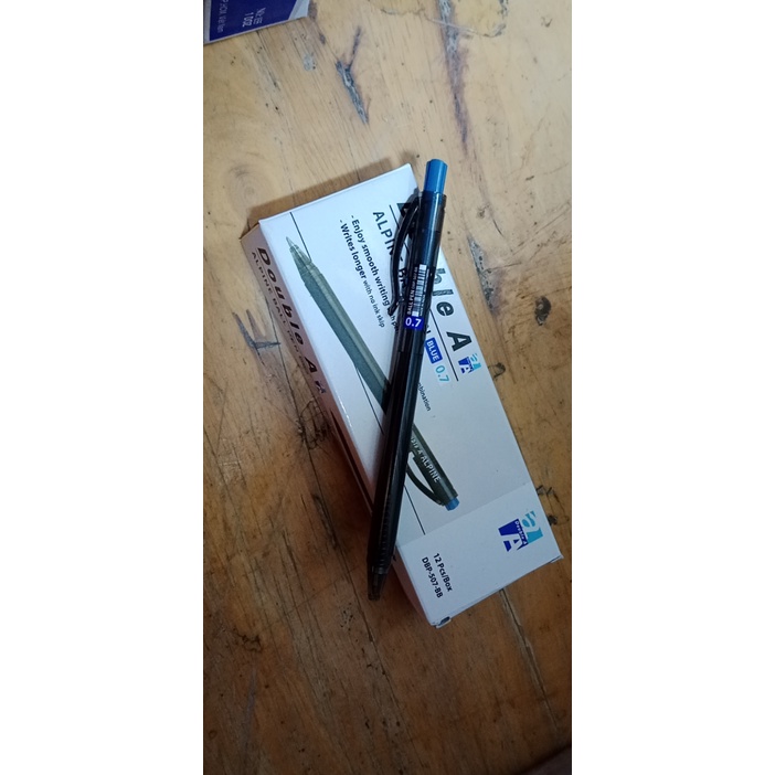 tập Subaru Kem Bốn Mùa 82gsm, 102 gsm 100 trang kèm bút bi bút gel tím xóa được