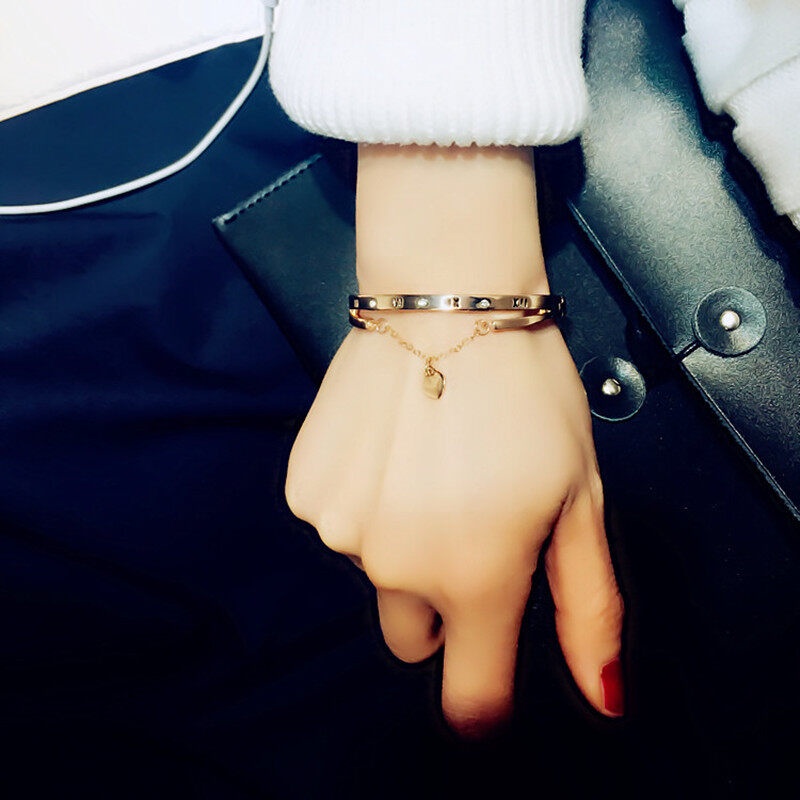 Vòng Tay Thép Không Gỉ Màu Vàng Hồng Phối Chữ Forever Love Sang Trọng Cho Nữ