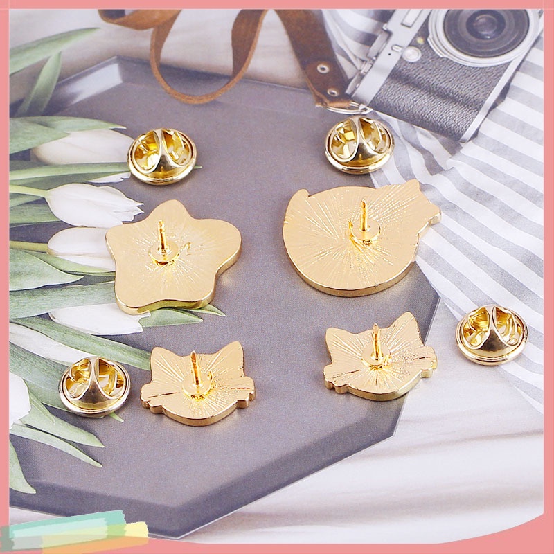 Ghim cài áo hình mèo và quả trứng sáng tạo