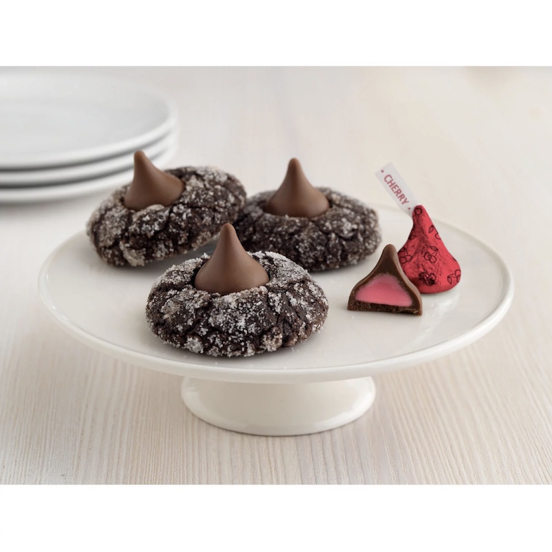 TÚI 255g SOCOLA SỮA - KEM CHERRY Hershey's Kisses Milk Chocolate Filled with Cherry Cordial Creme Candy, Christmas (9 oz
