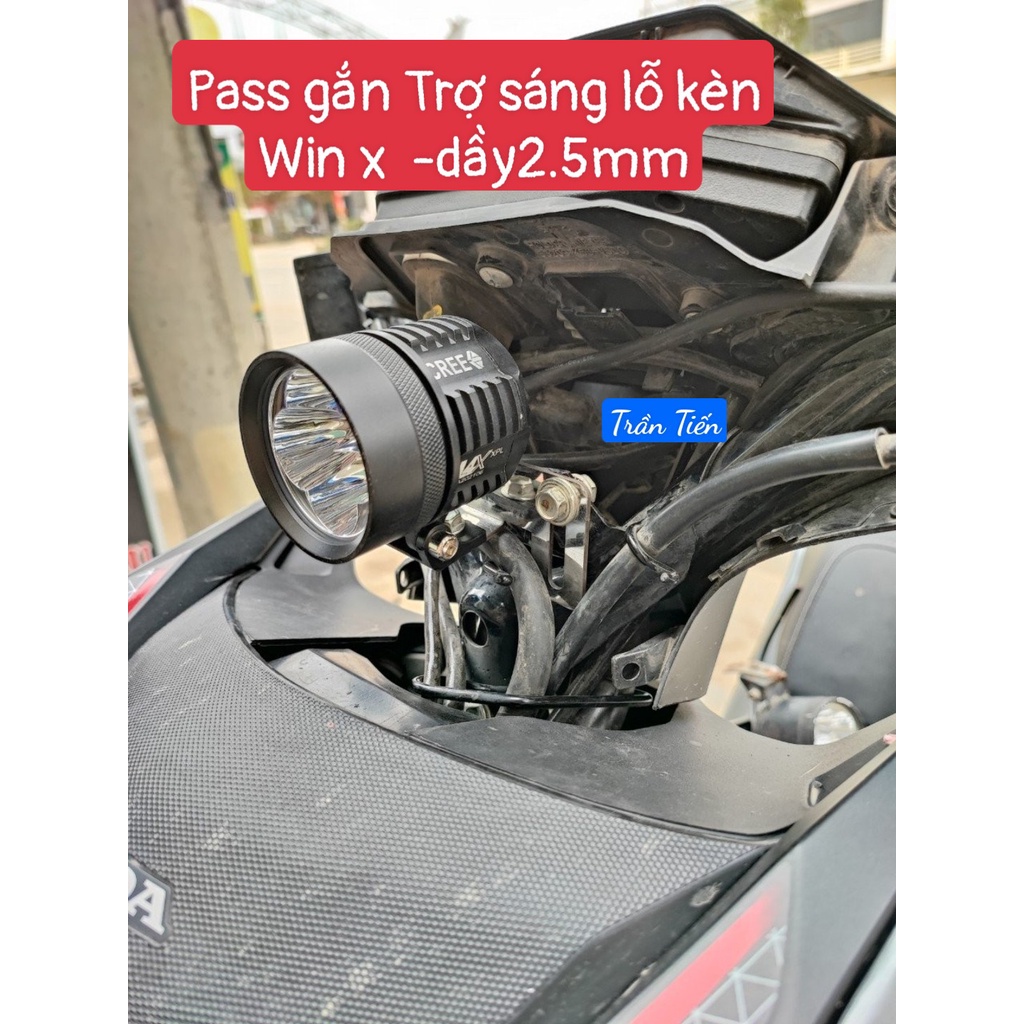 Pát gắn trợ sáng lỗ còi Win x chất liệu thép trắng dày 3li