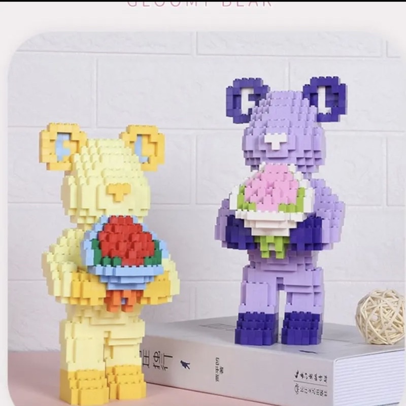 Đồ Chơi Lắp Ráp Le go Mô Hình Gấu Bearbrick Ôm Hoa Cao 22cm Nhiều Màu, Dễ Thương, hàng chất lượng