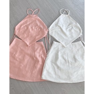 Set yếm gấm hoa mai đi cháy phố