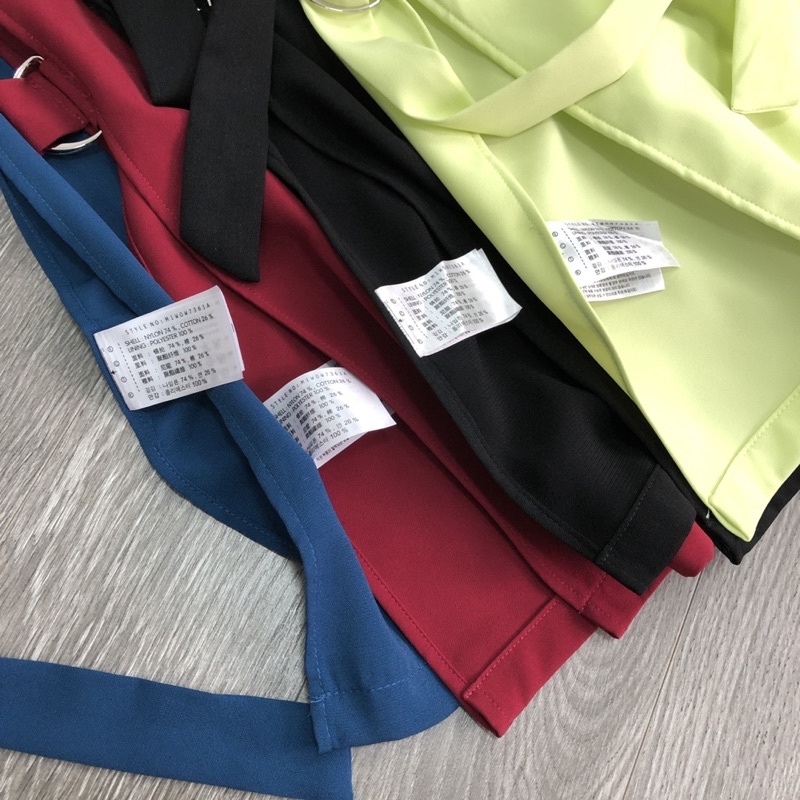 Áo gile Mixxo xẻ tà