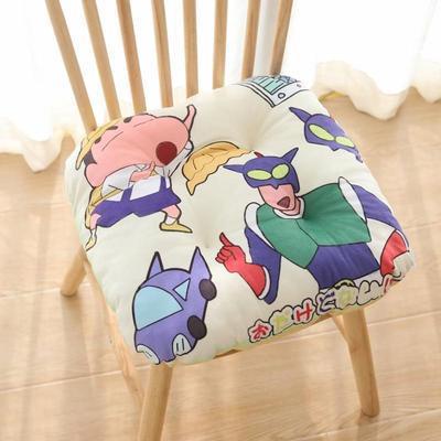 Đệm Lót Ghế Ngồi Xe Hơi / Văn Phòng Hình Cậu Bé Bút Chì Shin-chan Nhồi Bông Dày Dặn Mềm Mại Chống Trượt