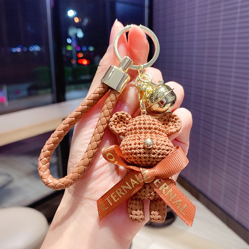 Móc khóa nhựa resin hình con phối len hoạt hình Gấu Nâu , bearbrick dễ thương, làm quà cho bạn gái sáng tạo