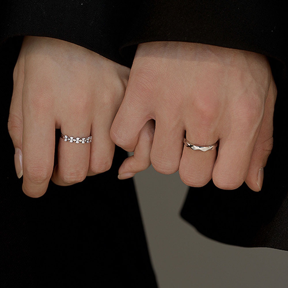 Bộ 2 Nhẫn Cặp Đính Đá Hình Hoa Hồng Sáng Tạo