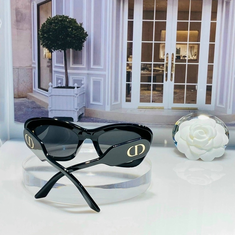 Kính hiệu mèo xếch CD DiO r  mẫu mới hot 2023 hot trend