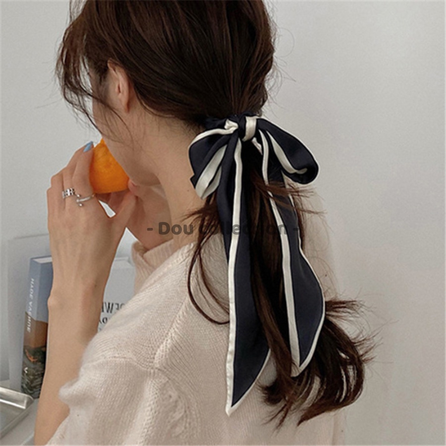 Cột tóc nơ scrunchies, Dây buộc tóc lụa chất liệu silk mềm mại dễ thương HOT TREND màu đen tắng   - Mã DT019