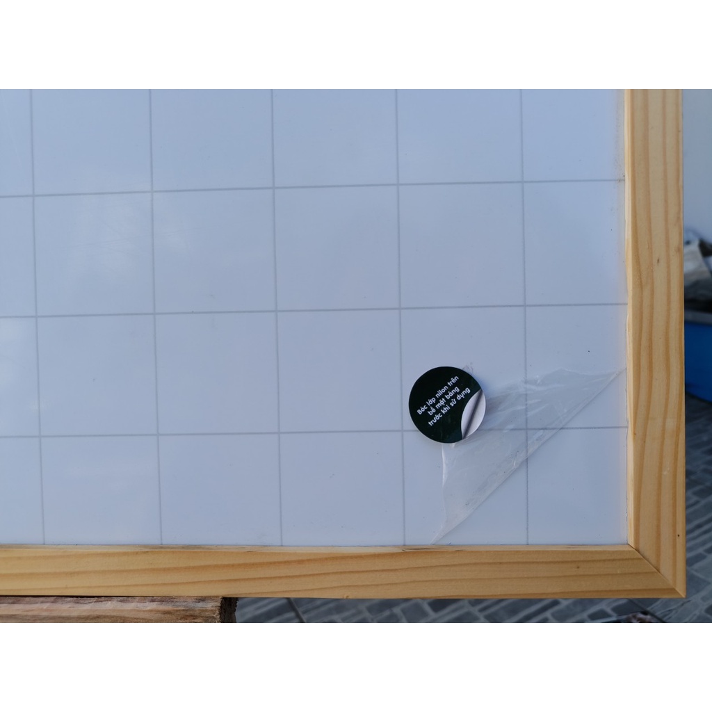 Bảng từ trắng khung gỗ kích thước 40x60cm tặng kèm bút, nam châm, lau bảng